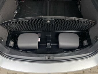 Volkswagen Touran 2,0 TDi 7 MÍSTNÉ Comfortline BlueMotion - 10