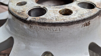 Audi A4 B9 original - typ V spoke 225/50 R17 zimní sada - 10