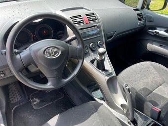 Auris 1.33i - 10