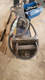 Hydraulické bourací kladivo na bagr - 10