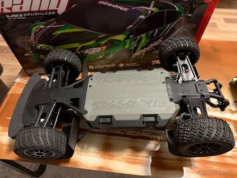 Traxxas Ford Fiesta ST Rally 1:10 VXL RTR zelená - 10