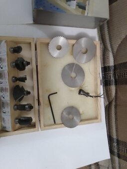 Horní frézka Extol,se stolem,sada fréz - 10