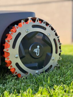 Prodám robotickou sekačku Segway Navimow H1500E v záruce. - 10