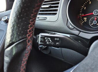 VW GOLF VI 2.0 GTi 155KW MANUÁL BI XENON VÝHŘEV - 10