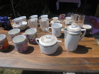 skleničky a hrnečky - 10