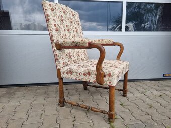 Starožitné křeslo - 10
