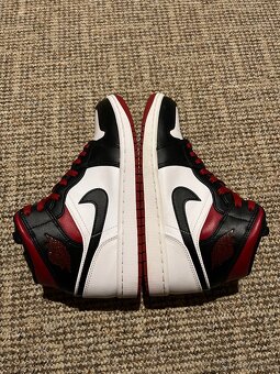 Nike Air Jordan 1 Mid - 10
