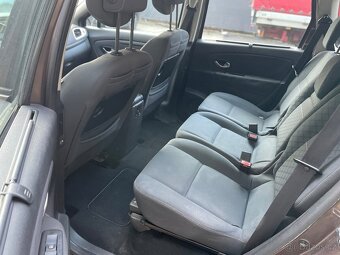 RENAULT GRAND SCÉNIC 1.5dCi - 10