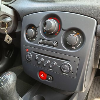 Renault Clio 1.2i 55kw, poctivých 157tkm, klima - 10