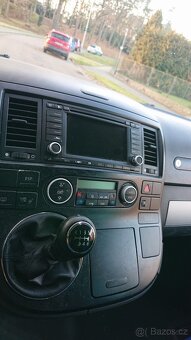 Volkswagen Multivan T5 2.5 tdi s variabilní lůžkovou úpravou - 10