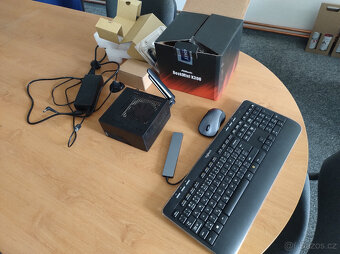 DeskMini Asrock X300,Ryzen 5600g,32G RAM,500G SSD,WIFI 6 - 10