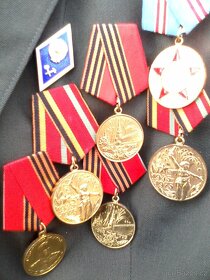 Voj.uniformy,kož.kabát,výstroj a Ruské metály - 10