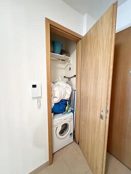 Pronájem bytu 2+kk 65 m²
Praha -7 - 10