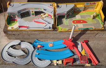 starší modely autíček auto kufr s dráhou motocykl formule aj - 10