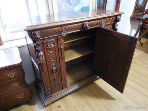 Vyřezávaná skříňka komoda - 10