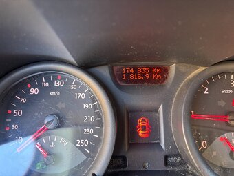 RENAULT MEGANE SEDAN - 10