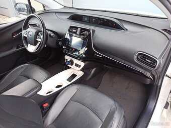 TOYOTA PRIUS 1.8VVT-i EXECUTIVE ČR - 10