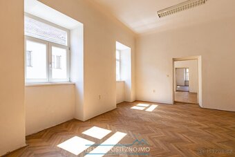 Prodej činžovního domu, centrum města Znojma, ul. Horní námě - 10