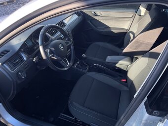 Škoda Rapid - 10