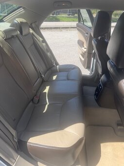 Lancia Thema-Chrysler 300 C - 10