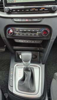 KIA Ceed SW 1.5 118kW TOP automat - 10