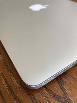 Apple MacBook Pro 13" - 10