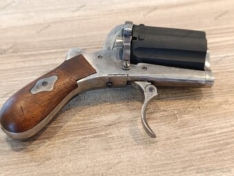 REVOLVER LEFAUCHEUX "PEPŘENKA" RÁŽE 7MM - 10