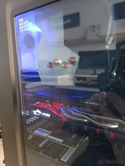 Herní stolní počítač Corsair vč. 3 disků - perfektní stav - 10