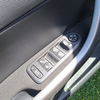 PEUGEOT 308 SW 1.6i 2011 - 10