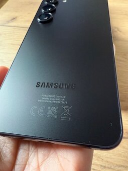 Samsung Galaxy S23 5G 8 GB / 128 GB - černý - 10