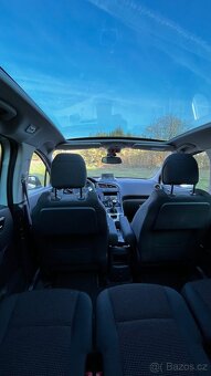 Peugeot 5008 2.0 HDI ALLURE 7.míst pouze 88500km - 10