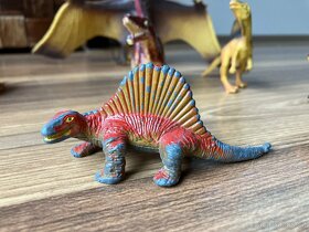 Dinosauři a tygr - 10