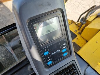 Komatsu PC 78MR-6 pásové rýpadlo - 10