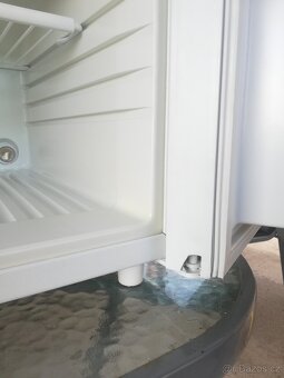 Absorpční lednička s mrazákem kombinovaná Dometic A803KF - 10