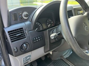 Mercedes-Benz Sprinter - 10
