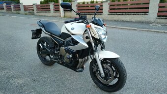 Yamaha XJ6 - 10