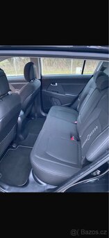 Kia Sportage SUV - 10