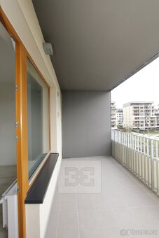 Prostorný byt 2+kk s terasou a garážovým stáním v Modřanech, - 10