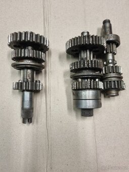 Prodám dily čz 125 a 150 - 10