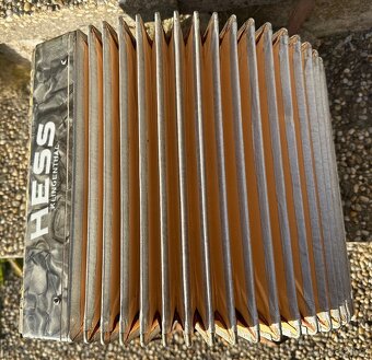 Prodám klávesovou tahací harmoniku HESS - 10