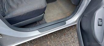 Toyota Yaris 1.3 r.v.2004 - 10