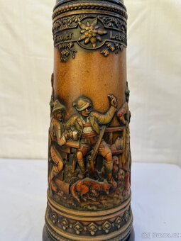 Veliký XXL kameninový korbel myslivecký motiv na 2 litry - 10