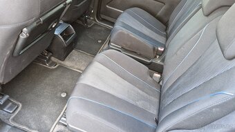 Mazda 5 - 10