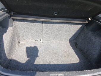 Volkswagen Golf 6,rok 2011.1.4MPI - 10
