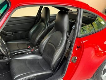Porsche 911 (993) Carrera Coupé - 10