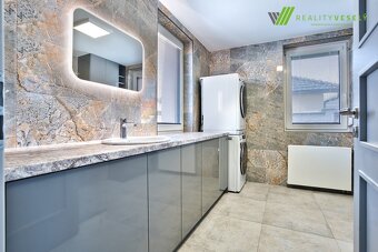 Prodej rodinného domu 4+kk se zahradou, garáží,druhým domem - 10