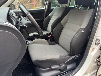 Škoda Fabia 1.2 HTP 51Kw Sportline - 10