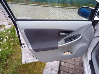 Toyota Prius - 10