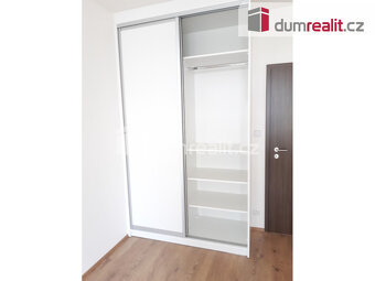 Světlý byt 2+kk/B s balkonem (54,2 m2 + 5,8 m2 balkon), 1.pa - 10