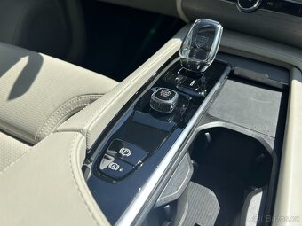 Prodám Volvo XC90 B5 AWD PLUS Bright 7míst - 10